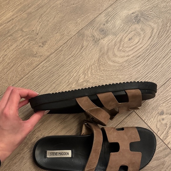 Steve Madden Tan Sandals - Women's Size 10 - Picture 3 of 5